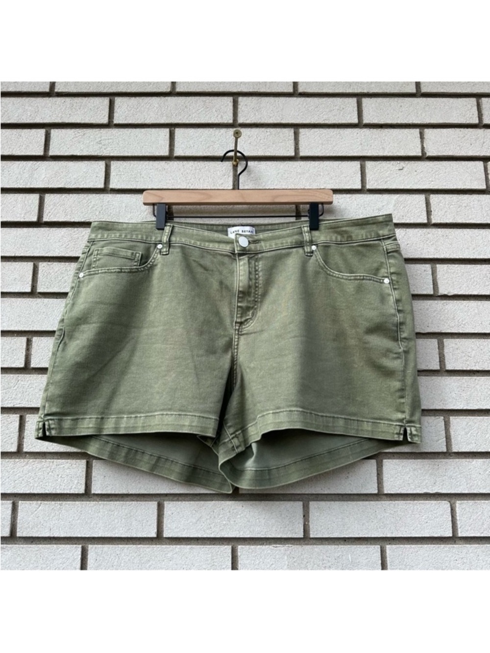 Lane Bryant Signature Fit Green Stretch Denim Midi Shorts Flex Magic Waistband